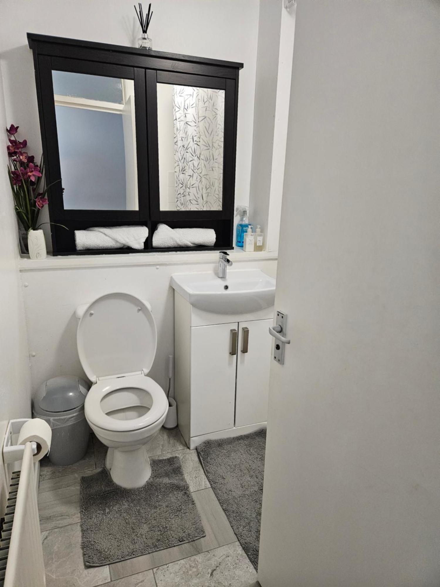 Entire Rental, Easy Reach To Etihad Stadium Манчестер Екстер'єр фото